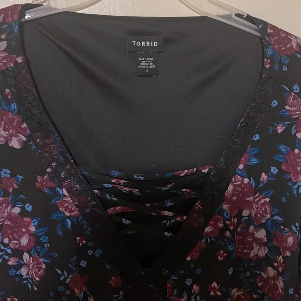 Torrid top - Picture 2 of 2